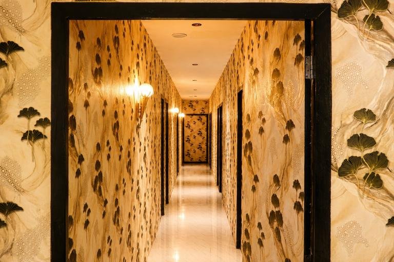 Mantra Spa corridor